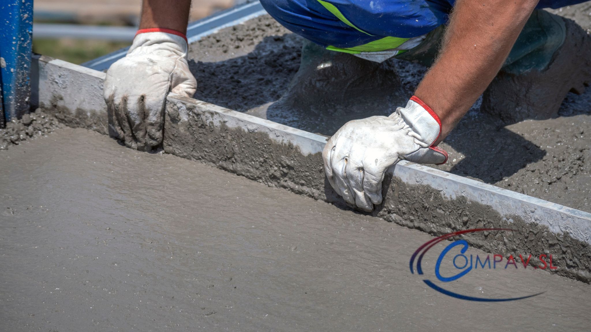 Cómo evitar grietas en el hormigón: 4 buenas prácticas esenciales para un resultado duradero