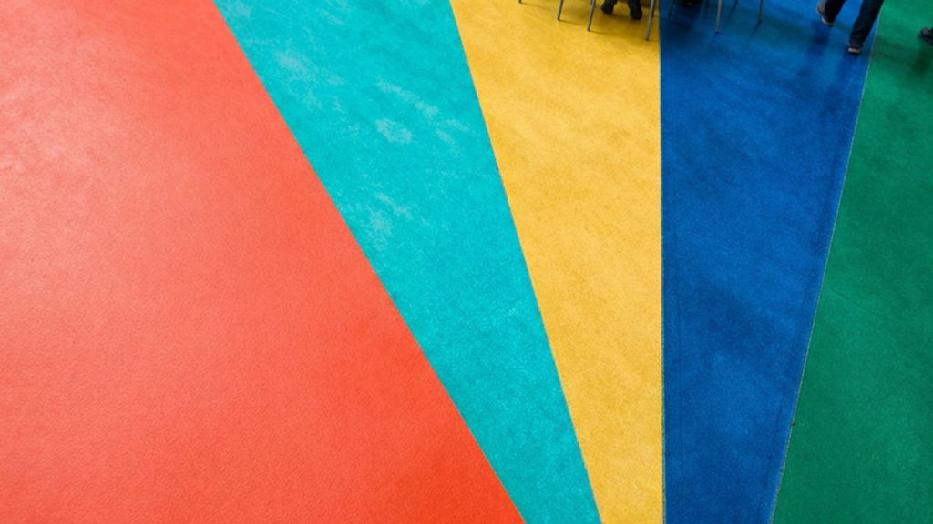 Hormigon de colores: diseño, resistencia y personalidad para tus pavimentos